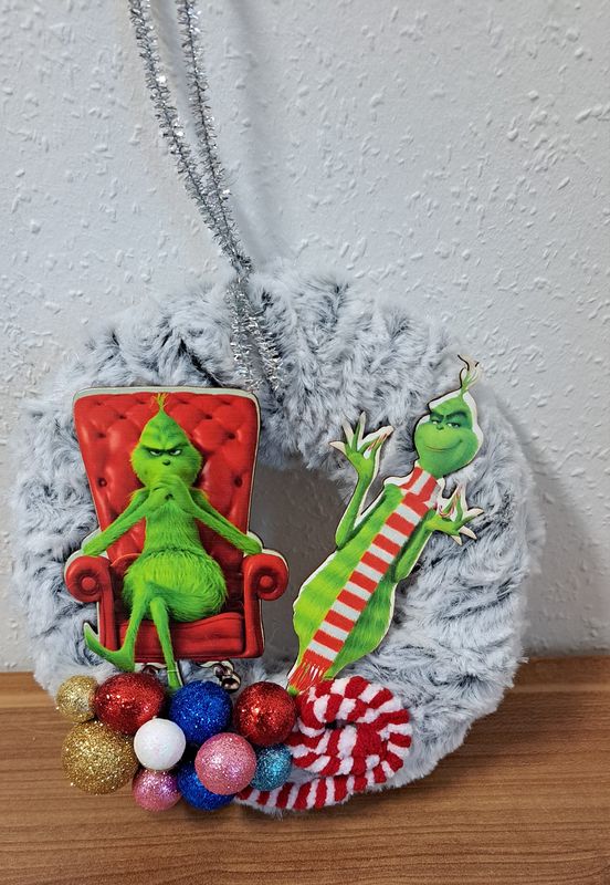 szörmés_grincses_ajtódísz_15cm